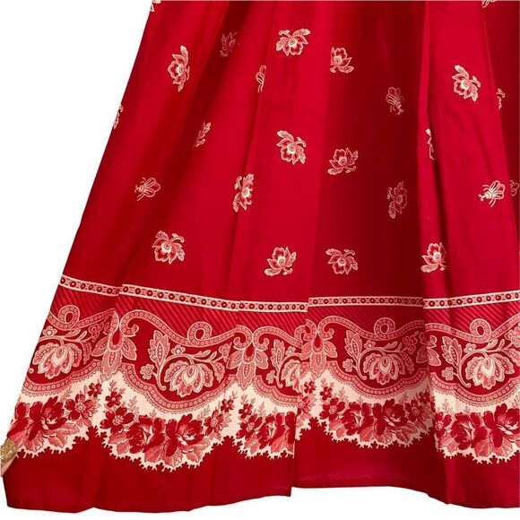 Liz Claiborne Pleated Full Skirt in a Red + White Cotton Handkerchief Pattern 12 - Picture 3 of 5